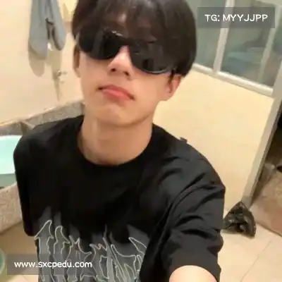 万桢翼